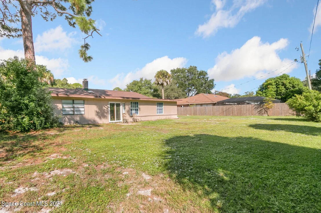 Photo of 2824 School Drive NE