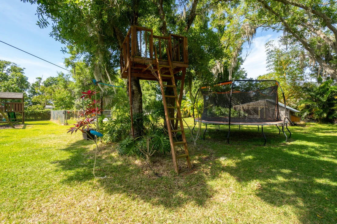 Photo of 810 Knecht Road NE