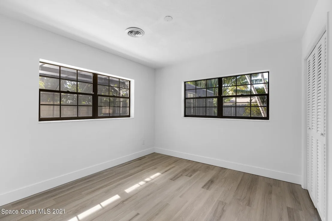 Photo of 151 Cocoa Avenue