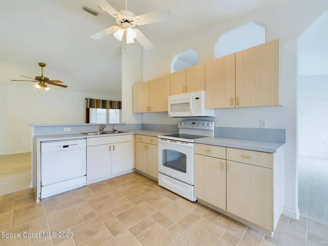 Photo of 1211 Meadow Lake Road
