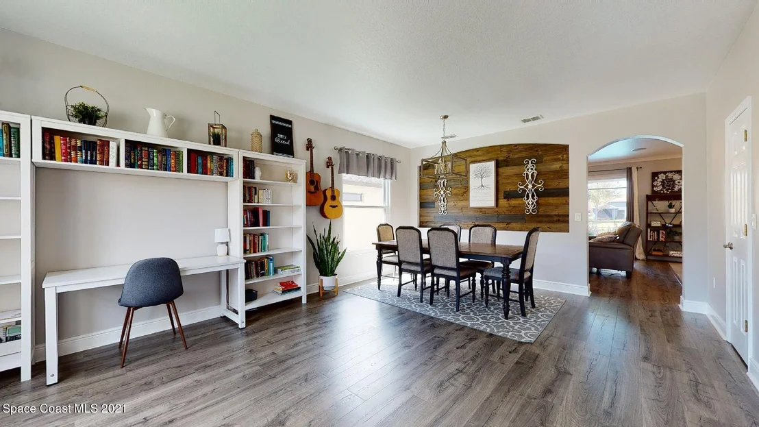 Photo of 505 Dryden Circle