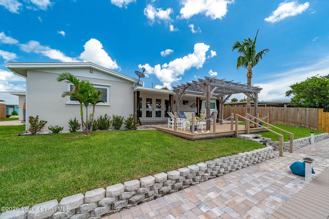 Photo of 452 Cardinal Drive