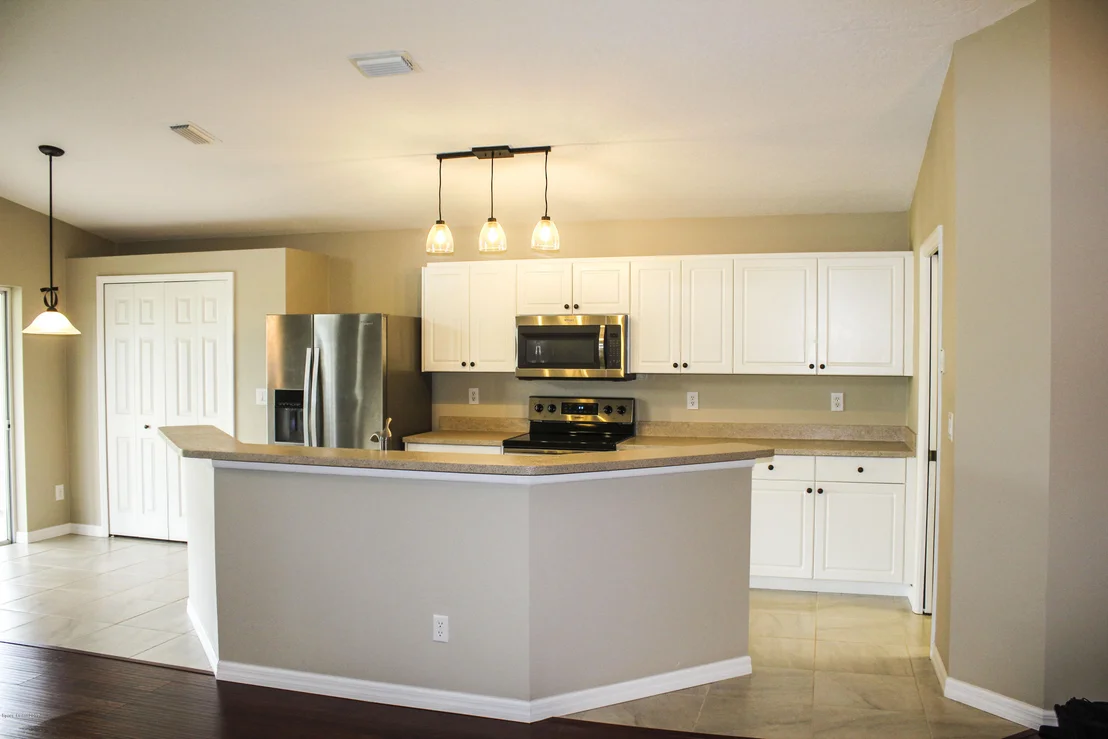 Photo of 881 Villa Drive