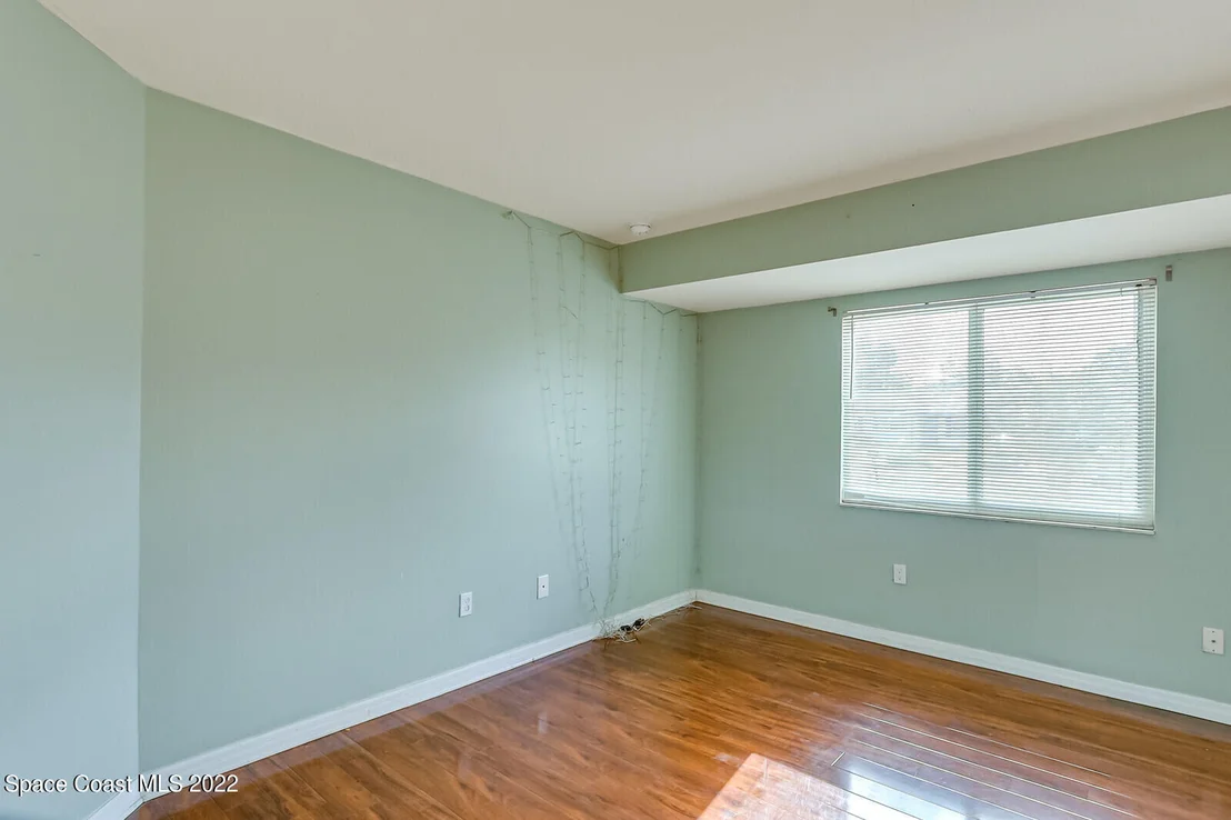 Photo of 1310 Mariposa Drive NE