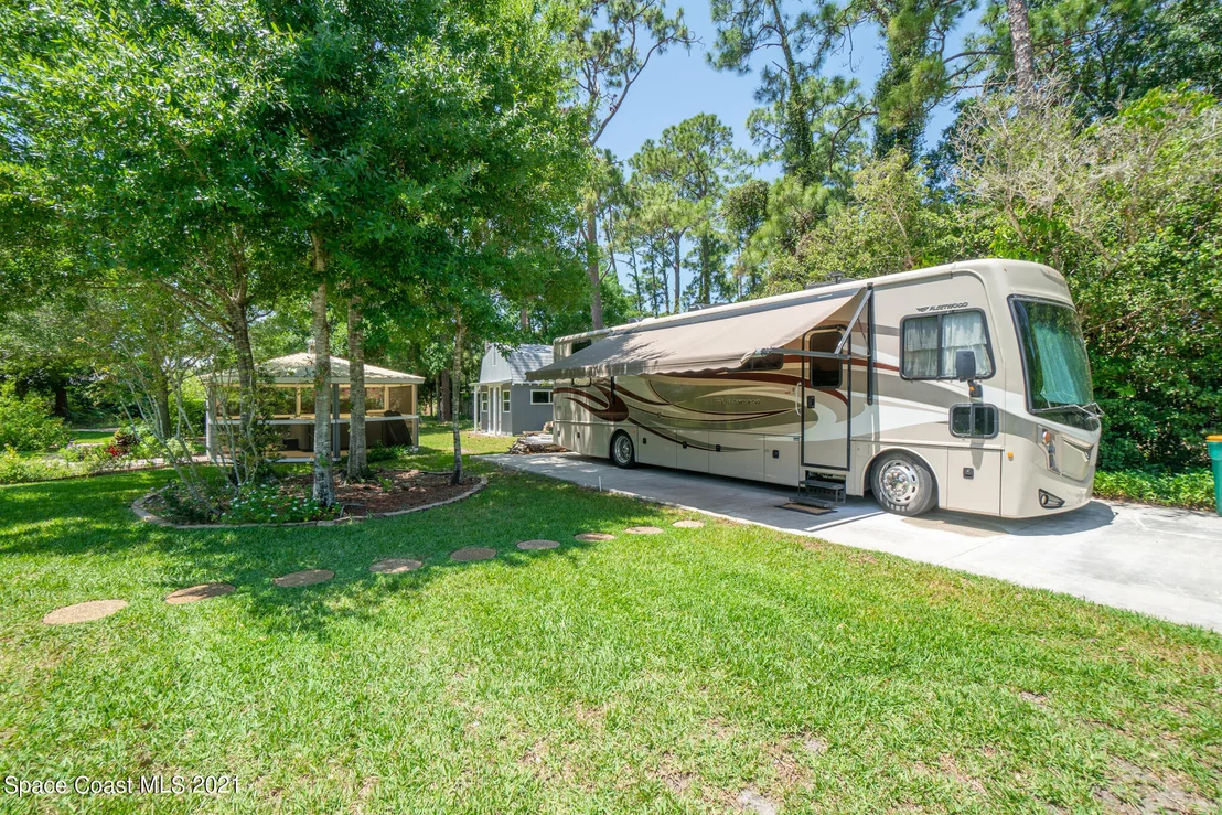 Photo of 1180 Ashlyn Drive