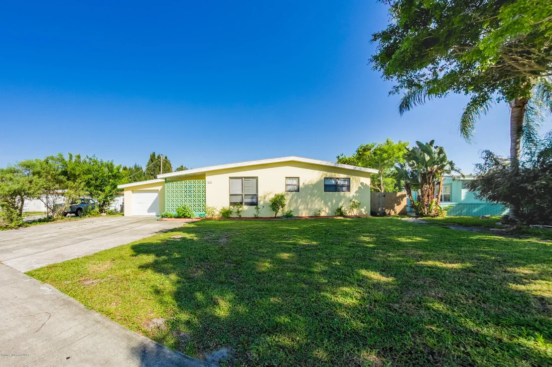 Photo of 1073 Cabot Drive NE