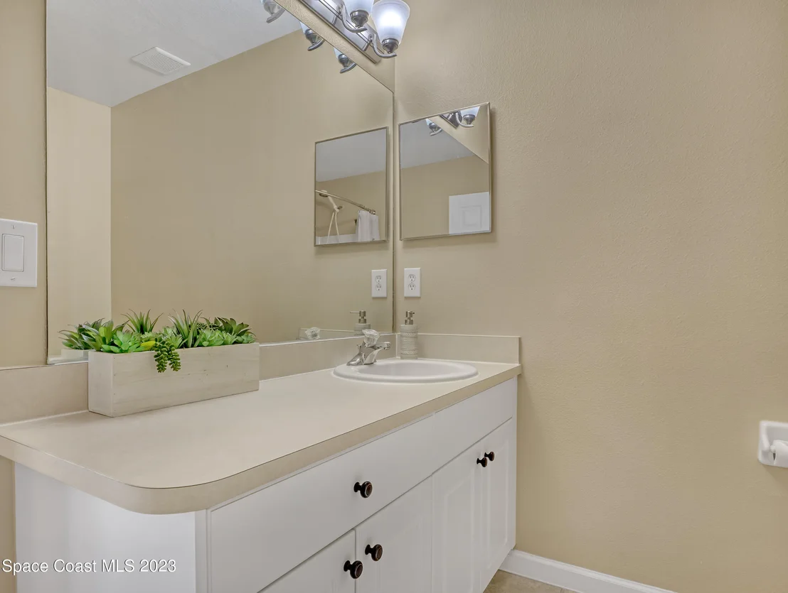 Photo of Unit 103 at 990 Luminary Circle
