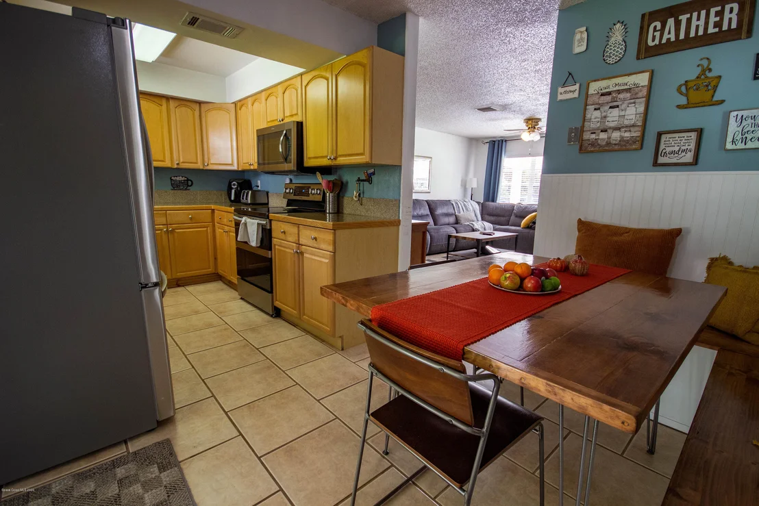 Photo of 5950 Edison Street