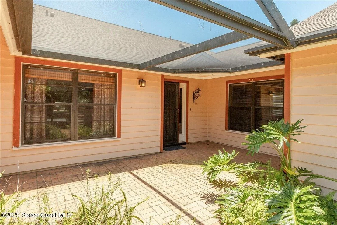 Photo of 883 Ridge Lake Drive