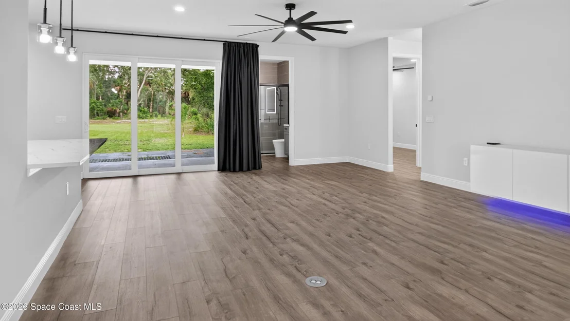 Photo of 1845 Market Circle NE