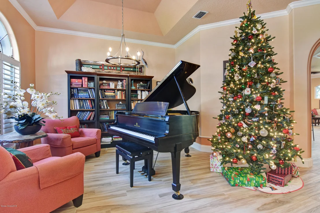 Photo of 979 Palm Brook Drive