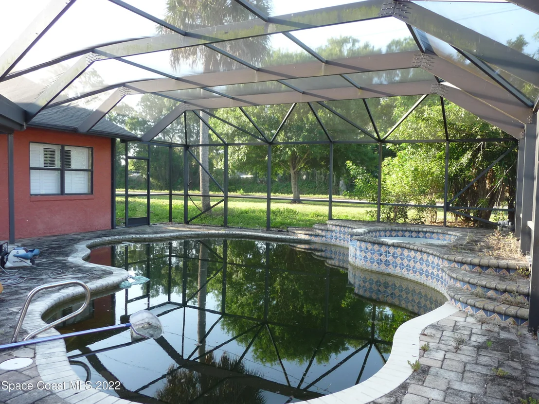 Photo of 1061 Fairlawn Drive