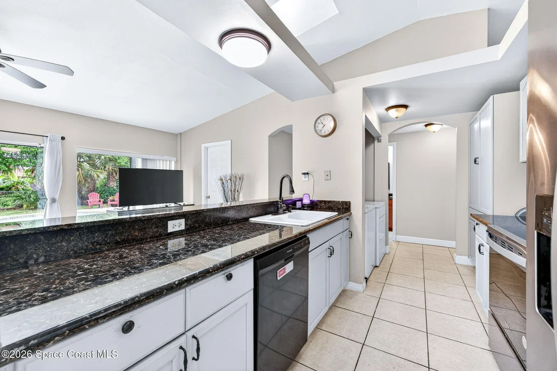 Photo of 719 Bianca Drive NE