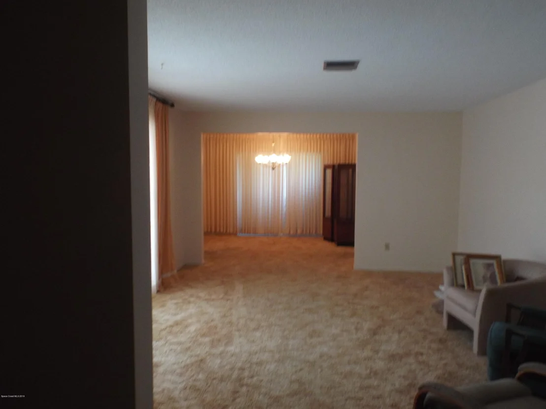 Photo of 1425 Scepter Court NE