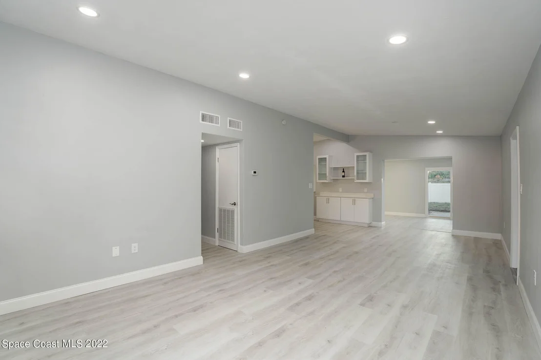 Photo of 33 Knollwood Drive