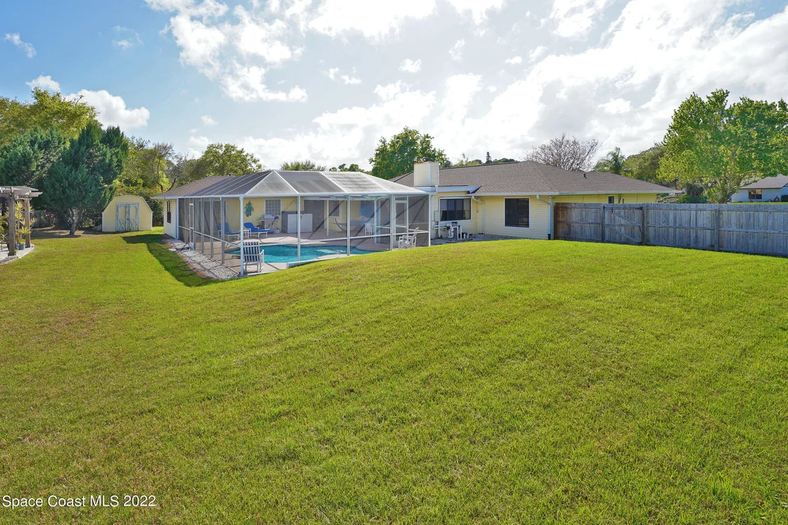 Photo of 1814 Oak Drive N