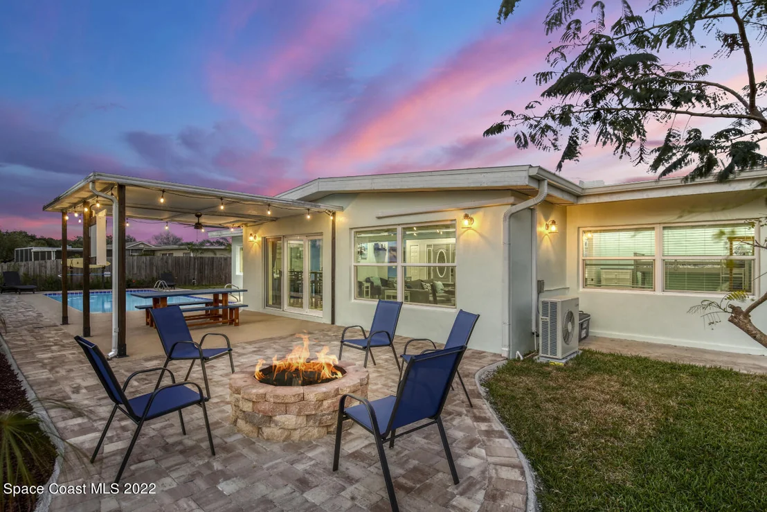 Photo of 760 Pebble Beach Avenue NE