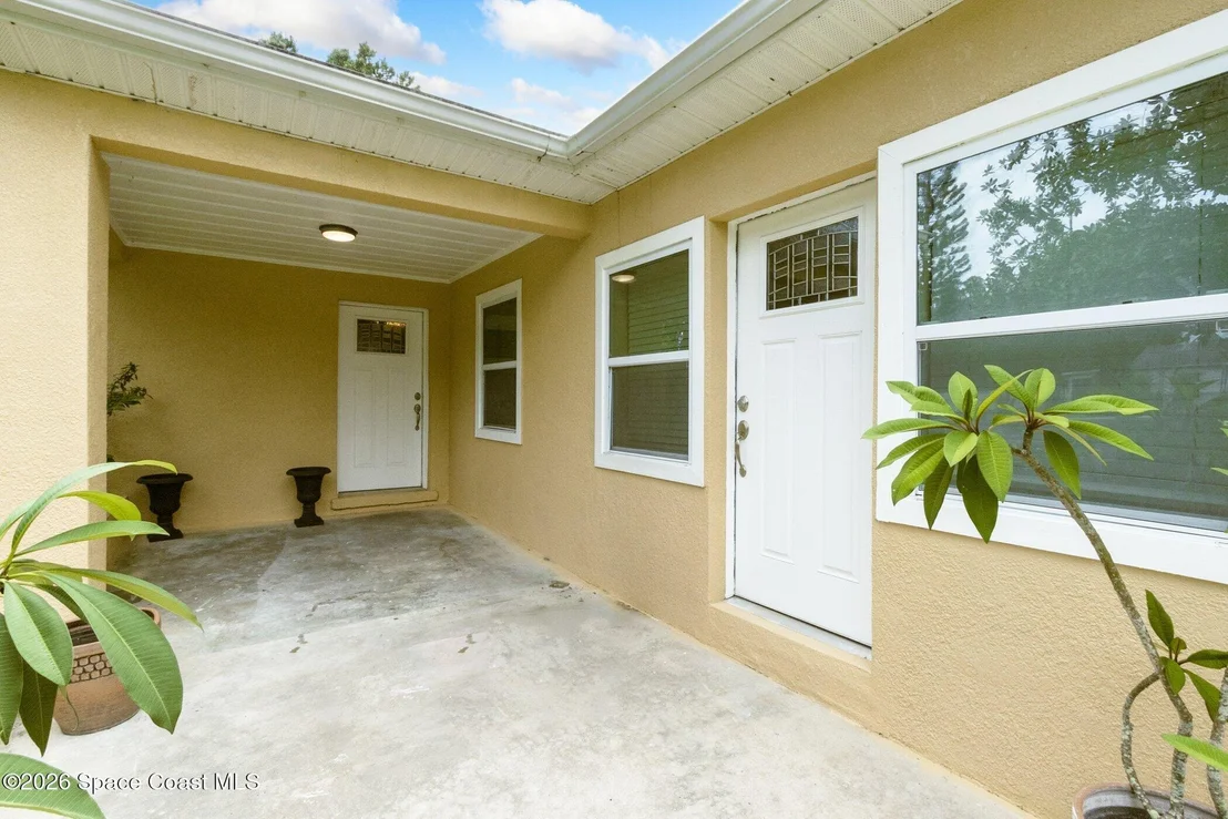 Photo of 175 NW Valencia Road