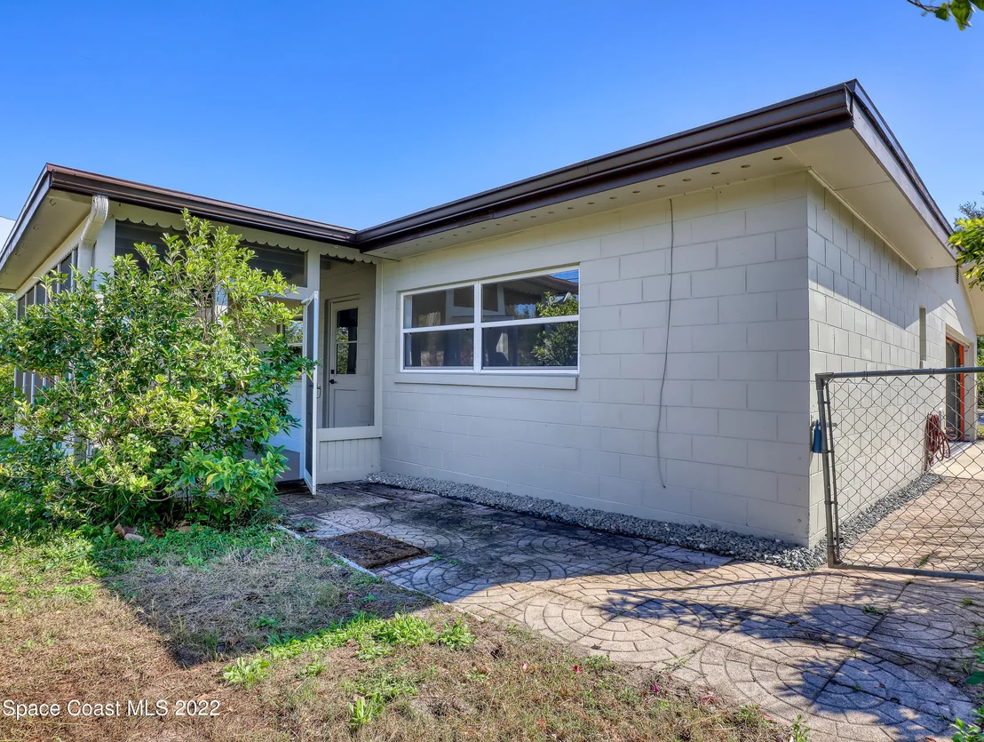 Photo of 800 Forest Road