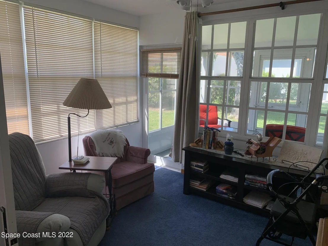 Photo of 4088 Twin Oaks Boulevard