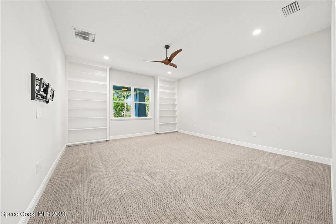 Photo of 2255 Seminole Boulevard