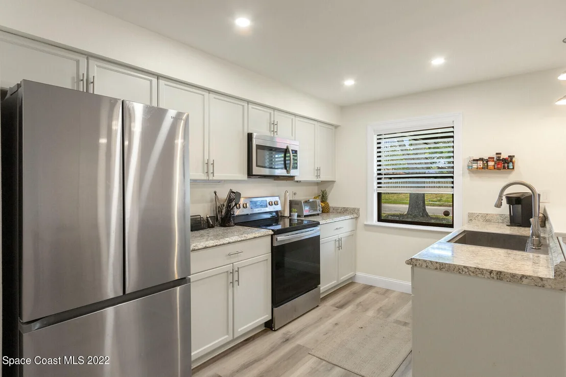 Photo of 1878 Ontario Circle N