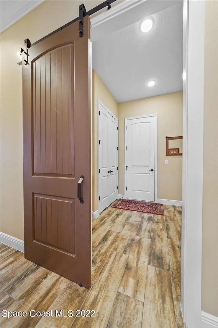 Photo of 352 Arrowhead Lane