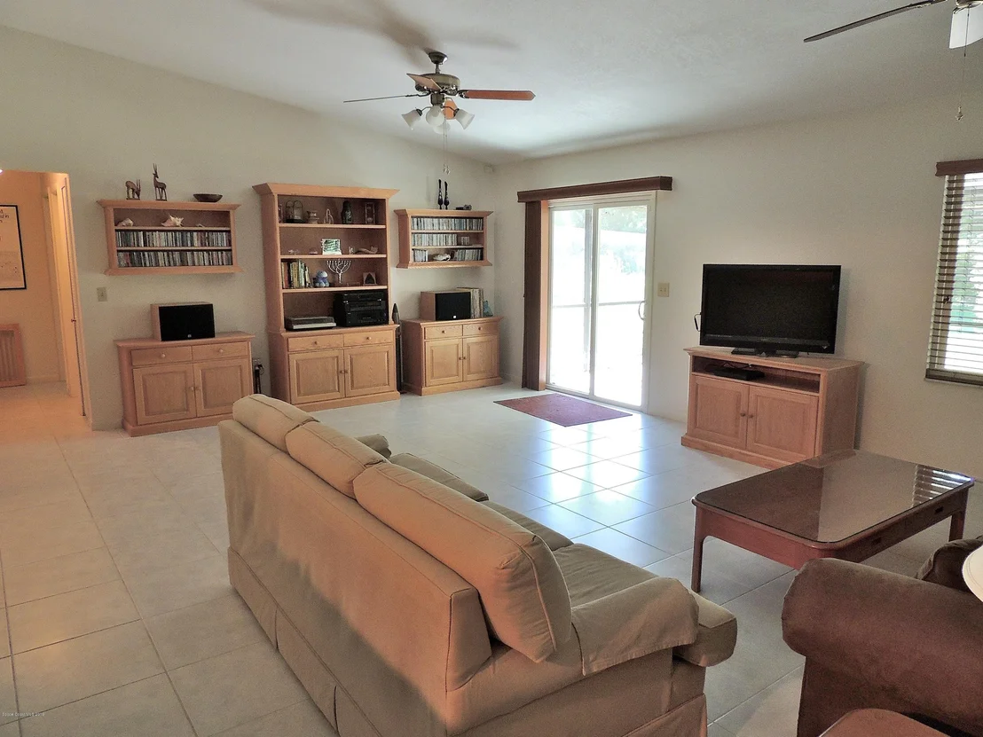 Photo of 1801 Laurel Oak Drive N