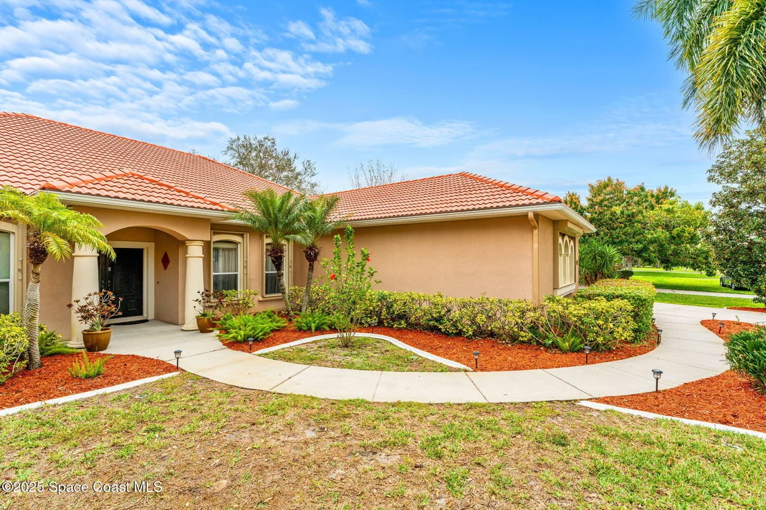 Photo of 4443 Long Lake Road