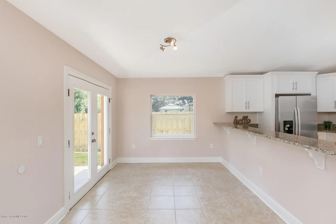 Photo of 1044 Bernice Road