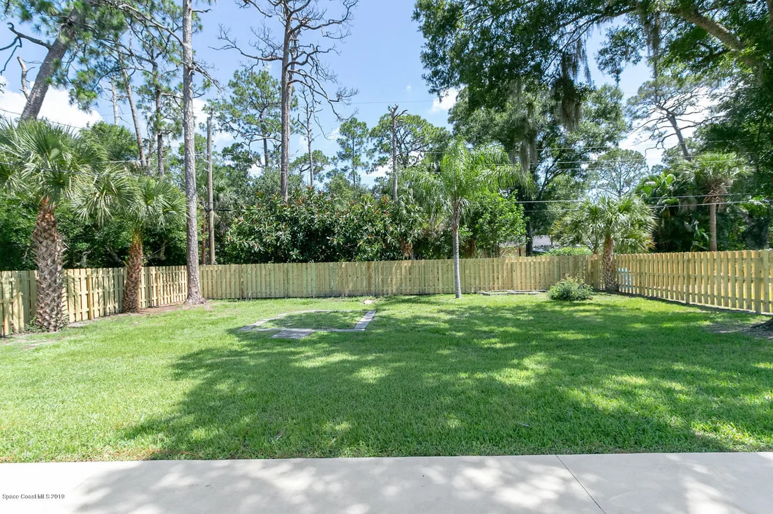 Photo of 1044 Bernice Road