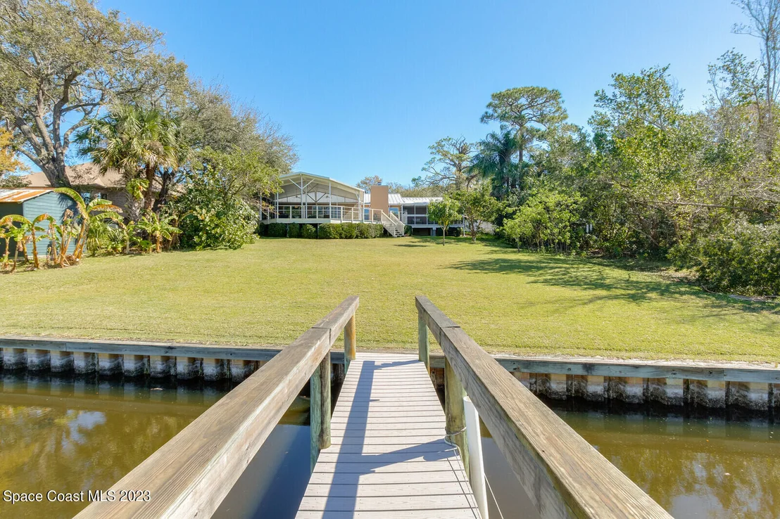 Photo of 844 W Whitmire Drive