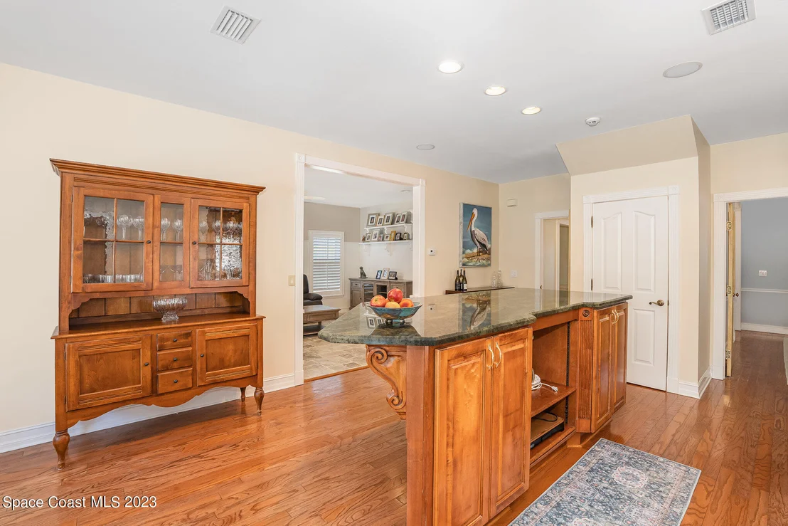 Photo of 320 2nd Avenue