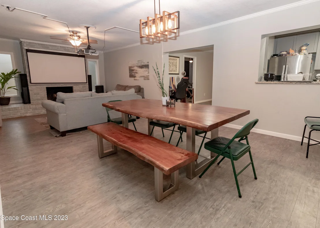 Photo of 800 Mark David Boulevard
