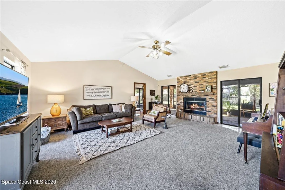 Photo of 4887 Chicago Street