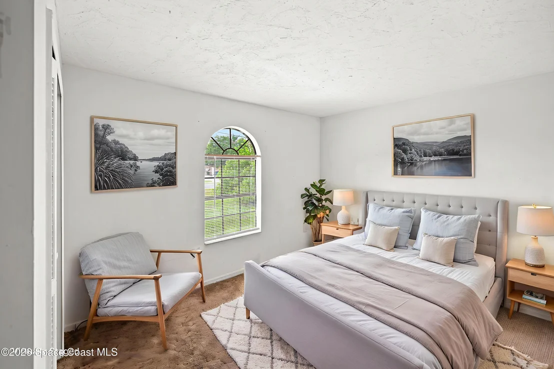 Photo of 2425 Cogan Drive SE