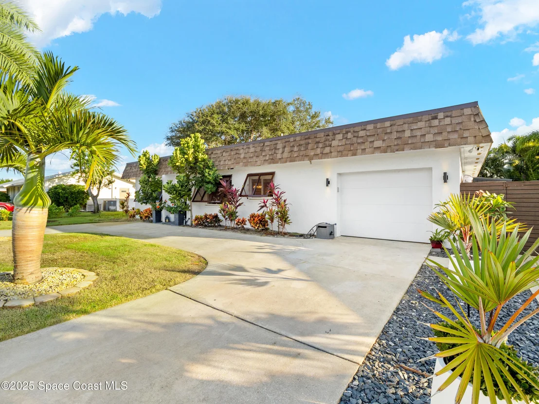 Photo of 219 Sand Pine Road