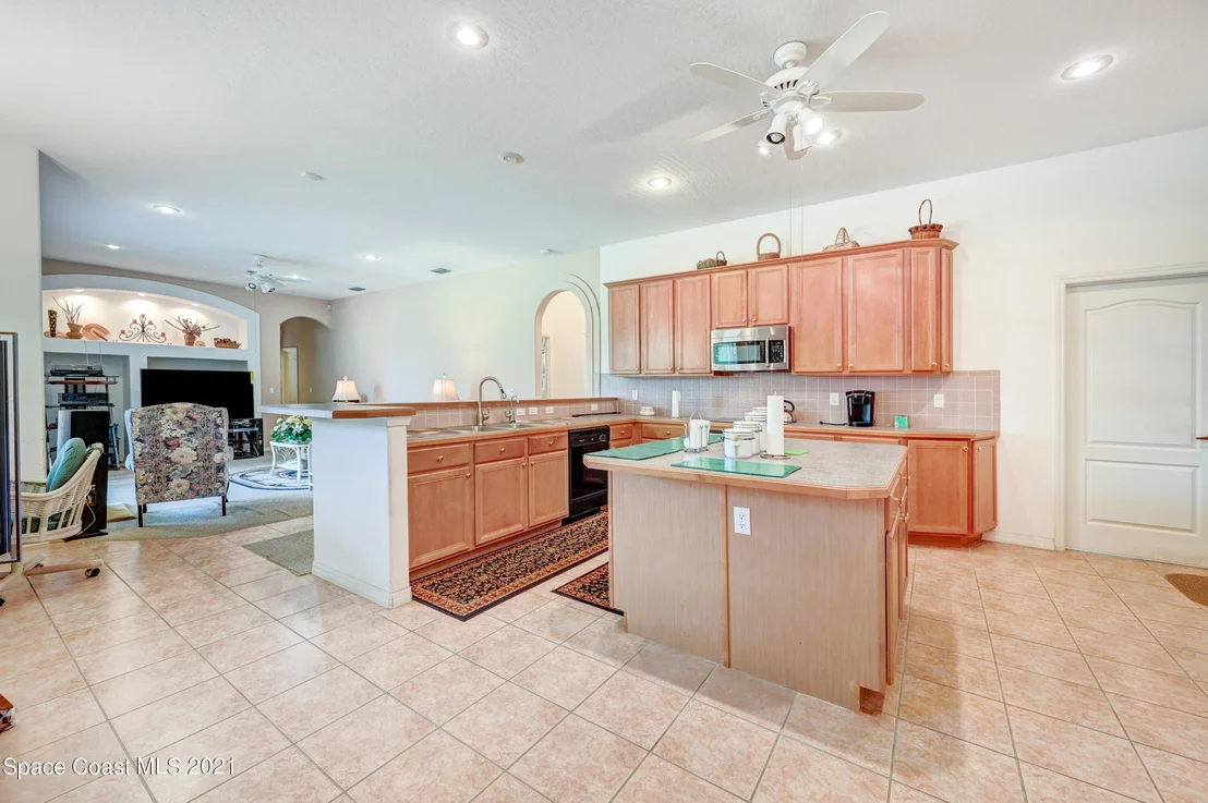 Photo of 5941 Newbury Circle