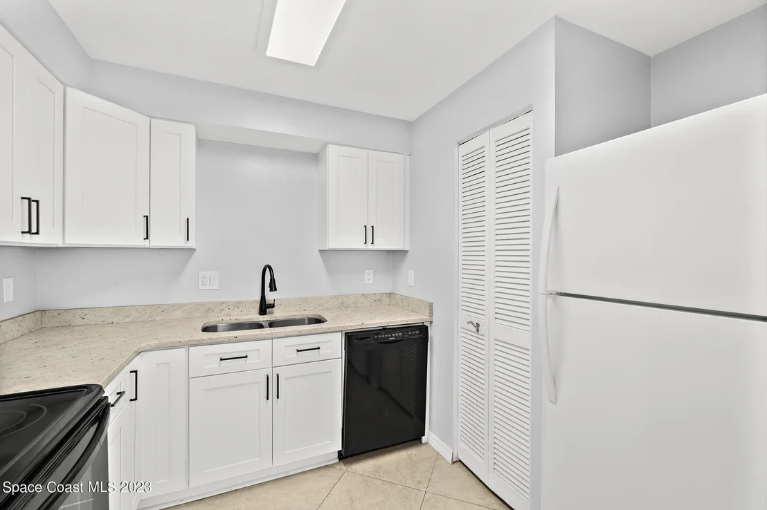Photo of Unit 5E at 2475 Eagle Drive