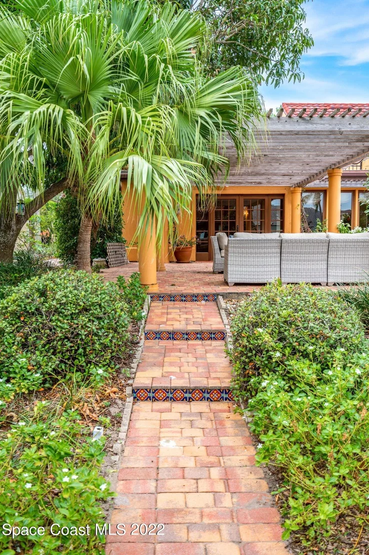 Photo of 442 Riverview Lane