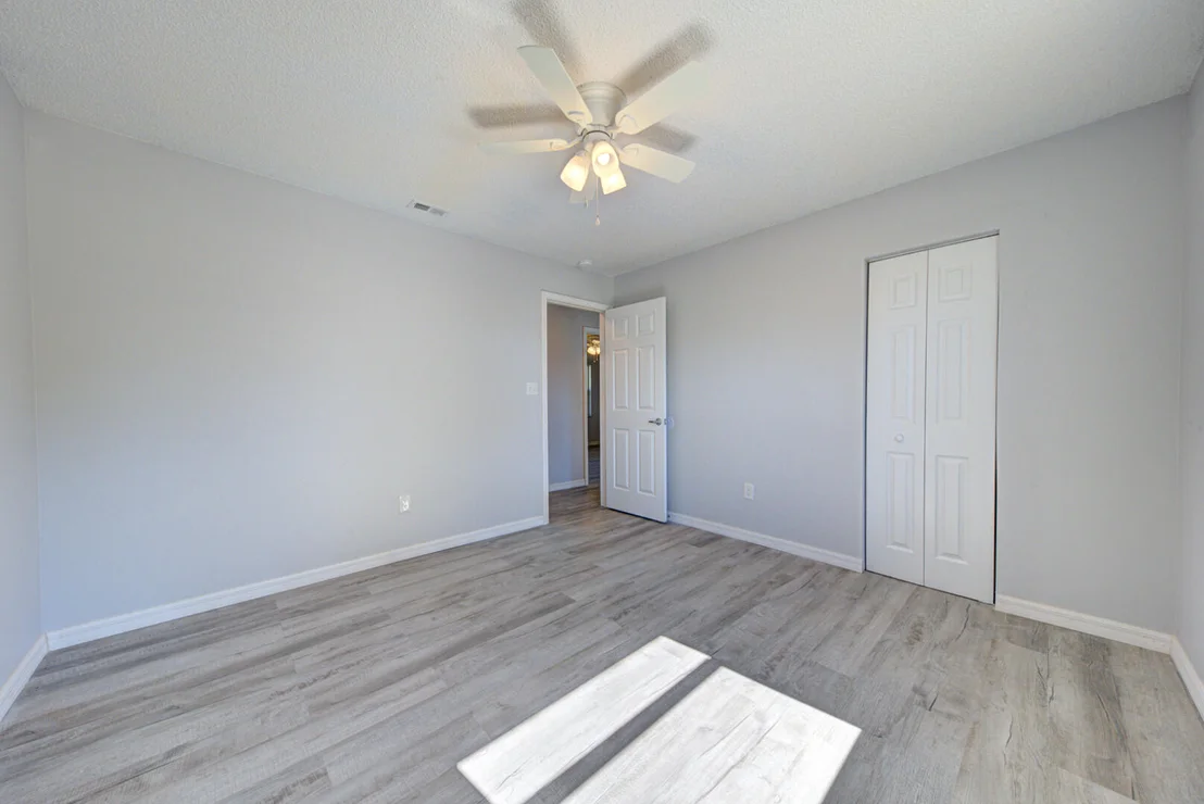 Photo of 5356 Jamaica Road