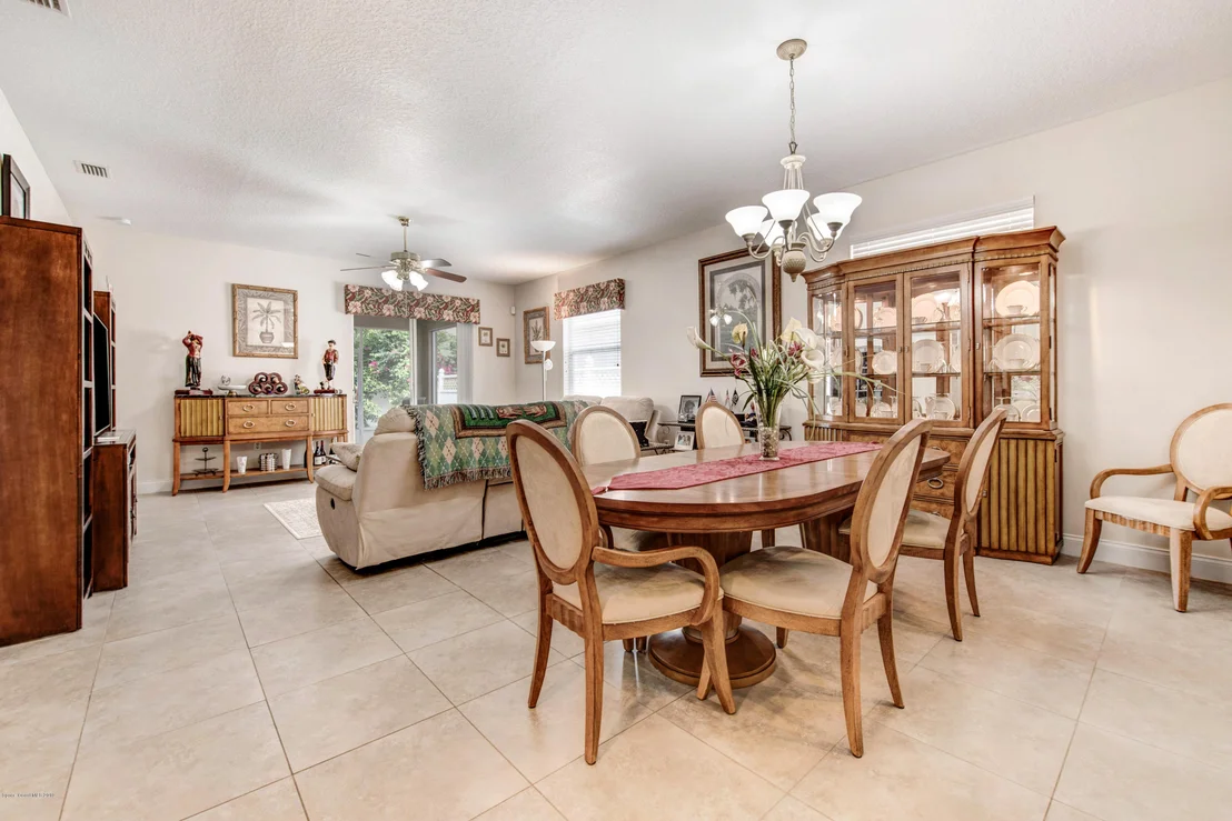 Photo of 412 Waterside Circle