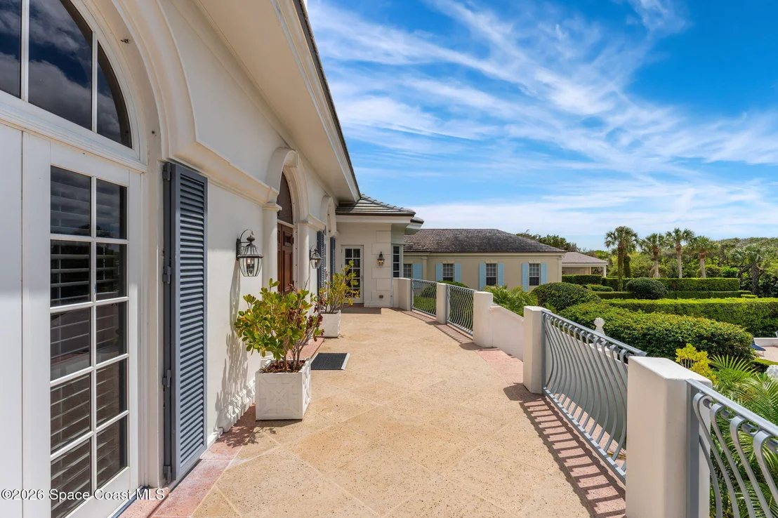 Photo of 680 Ocean Road