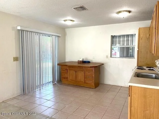 Photo of 2320 Allan Adale Road