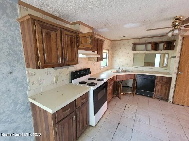 Photo of 637 Camp Road