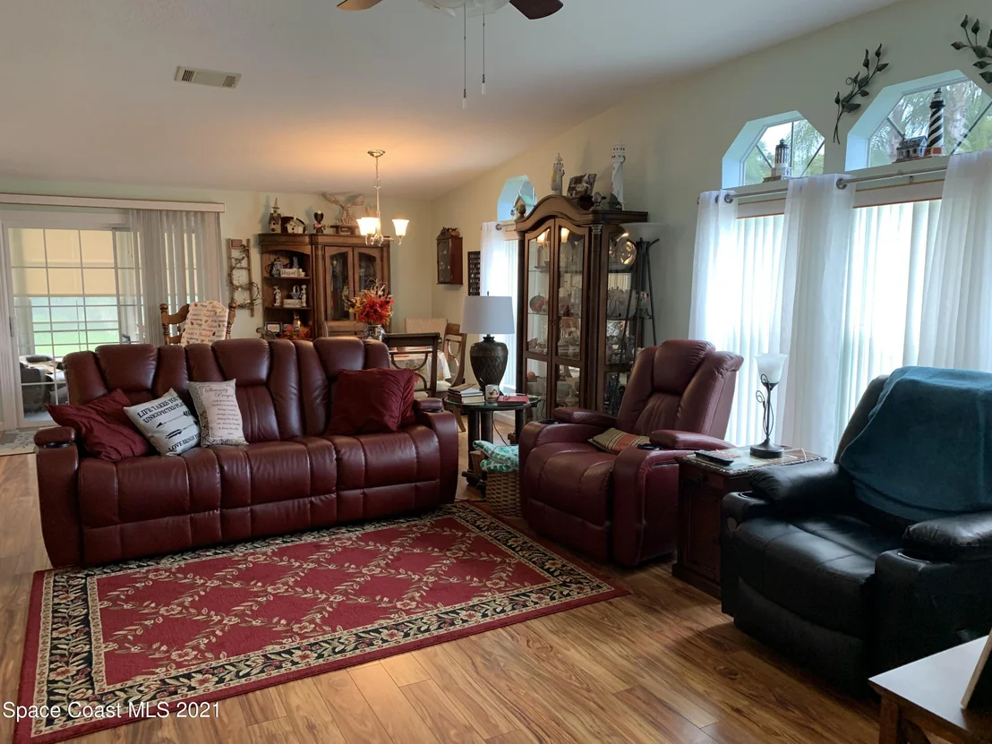 Photo of 372 Scenic Drive