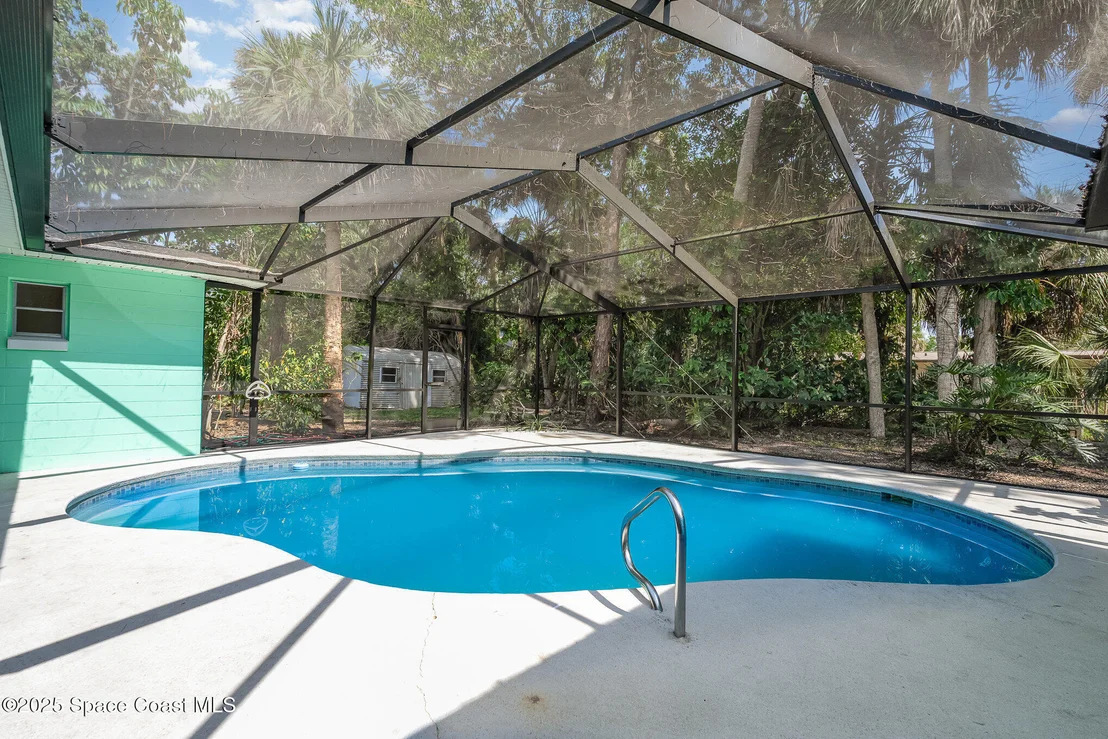 Photo of 445 Pine Boulevard
