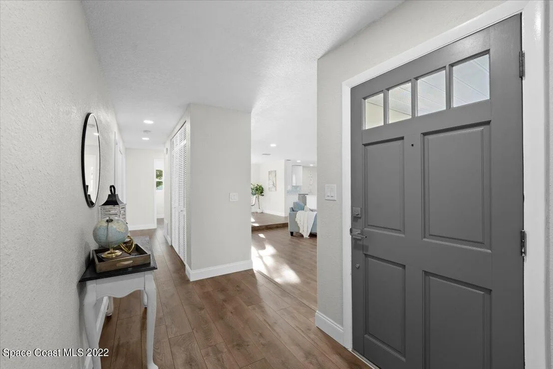 Photo of 893 Midland Road