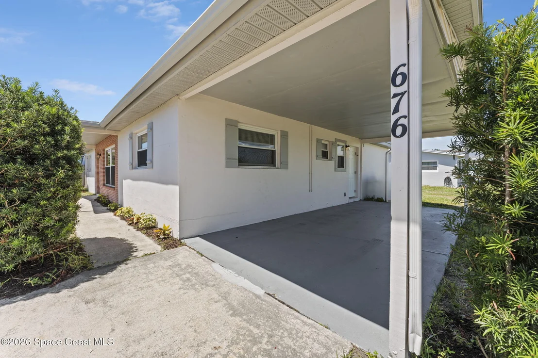 Photo of 676 Ixora Drive