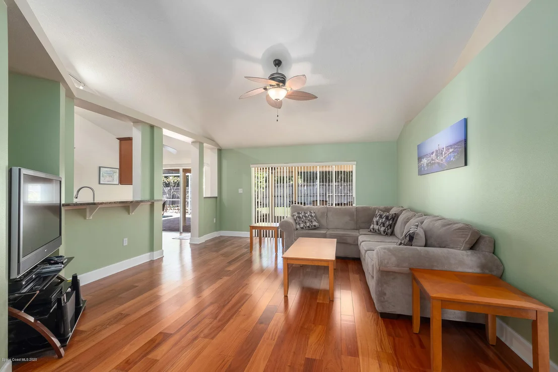Photo of 812 Topaz Drive